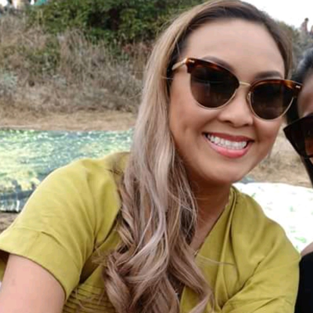 Meet your Posher, Olivia